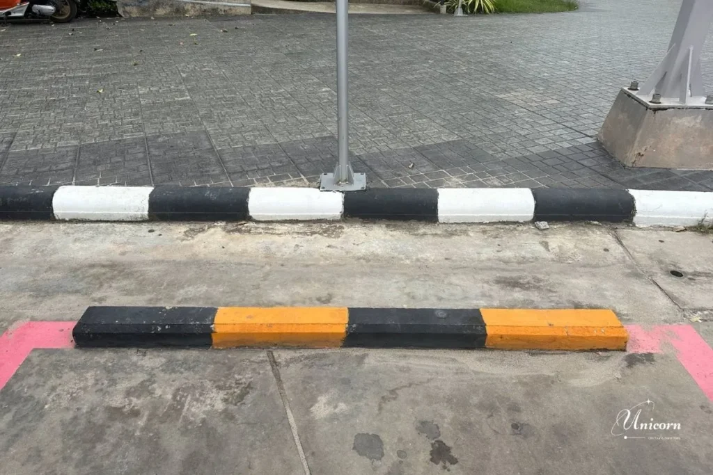 Phuket Parking Tips: A Tourist’s Guide to Parking Your Car on the Island 3 Side view of parking lot with curb markings