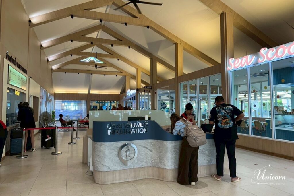 Private Taxi from Phuket to Donsak Pier – Your Easiest Route to Samui & Koh Phangan 6 Passenger information counter inside Donsak Pier terminal